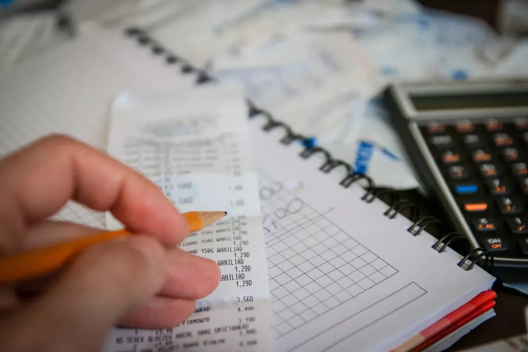 社保滞纳金计入什么科目(补缴以前年度的社保会计分录)